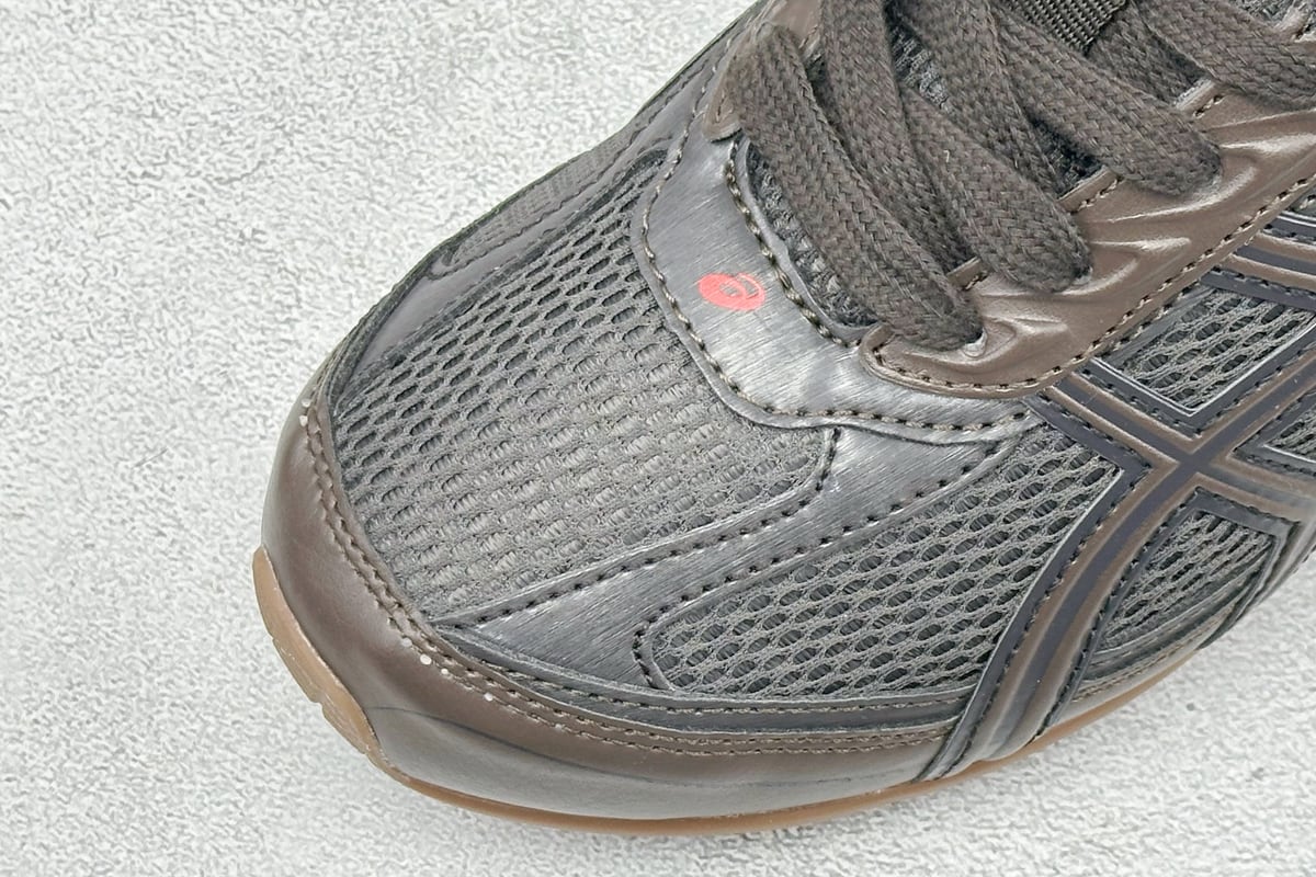 亚瑟士 Asics Gel-PHAI Z 城市通勤薄底舒适运动休闲鞋 黑白橙 鞋标实拍图