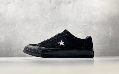 匡威Converse one star Suede OX 黑白星星贴片车缝针距统一尖角走线圆润不断线跳针严格拉帮工艺纯原版本 货号：165956C