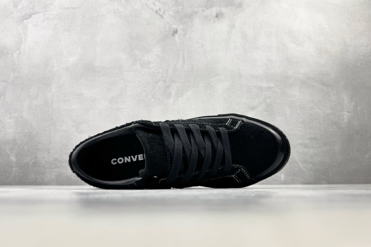 匡威 Converse one star Suede OX 黑白 背面实拍图