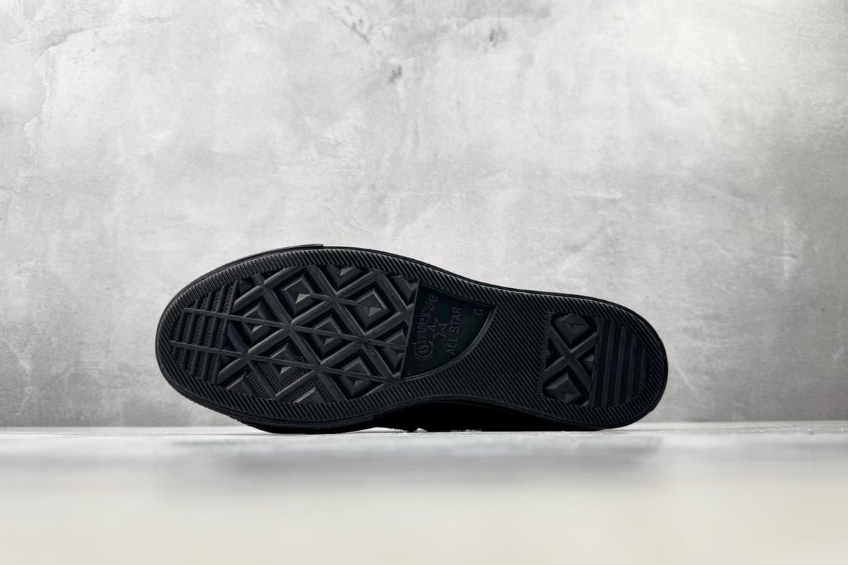 匡威 Converse one star Suede OX 黑白 鞋头实拍图