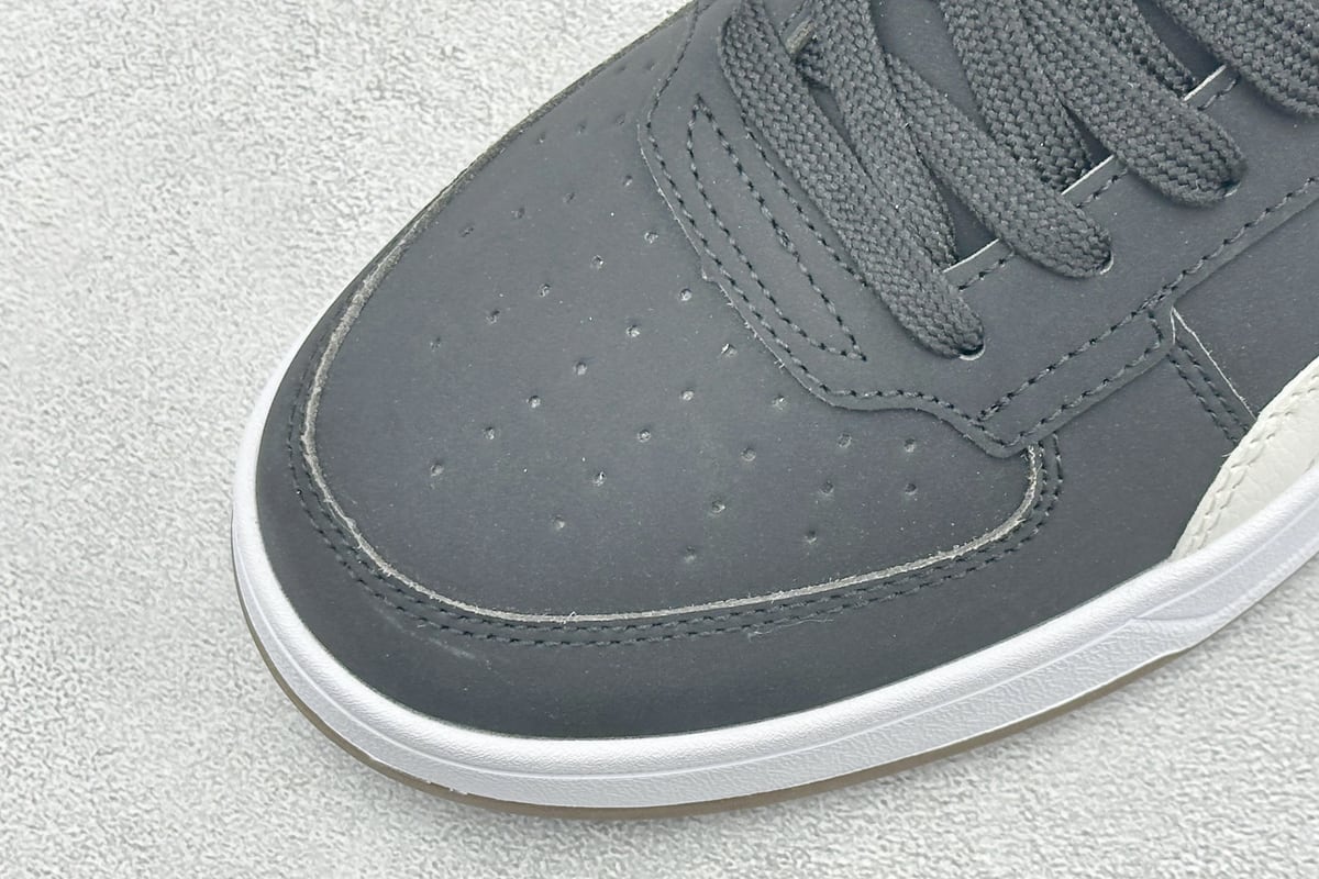 彪马 Puma Caven 2.0 Retro Club 防滑耐磨低帮德训板鞋 黑灰 鞋标实拍图