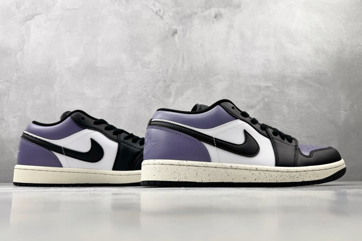 乔丹 Air Jordan 1 黑白紫蓝 鞋底实拍图