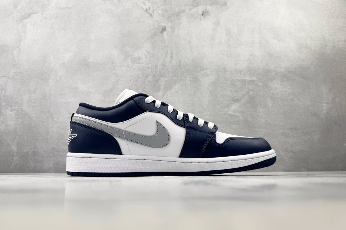 乔丹 Air Jordan 1 白蓝 侧面实拍图