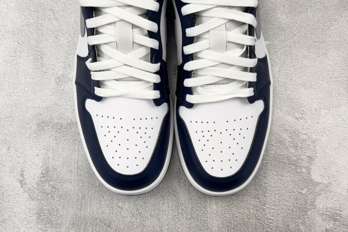 乔丹 Air Jordan 1 白蓝 鞋标实拍图