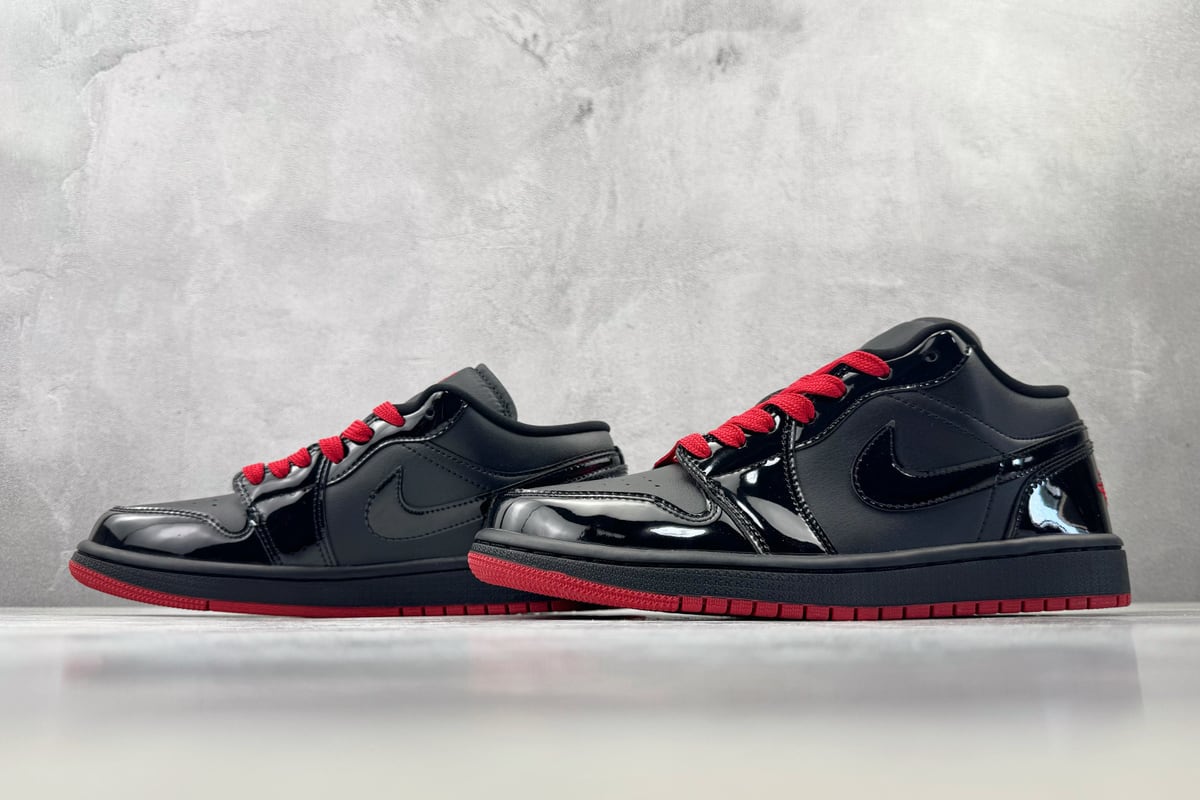 乔丹 Air Jordan 【定制球鞋】 1 漆皮黑红白 鞋跟实拍图
