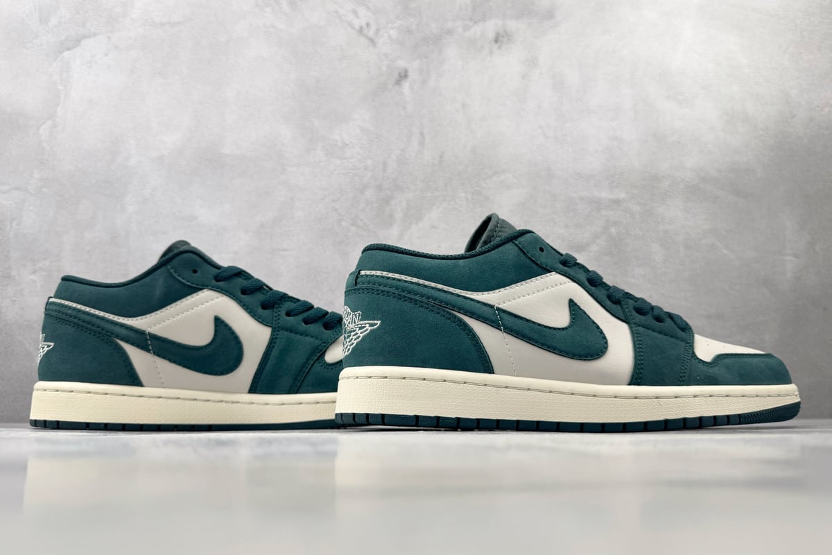乔丹 Air Jordan 1 Low 白绿蓝 鞋底实拍图