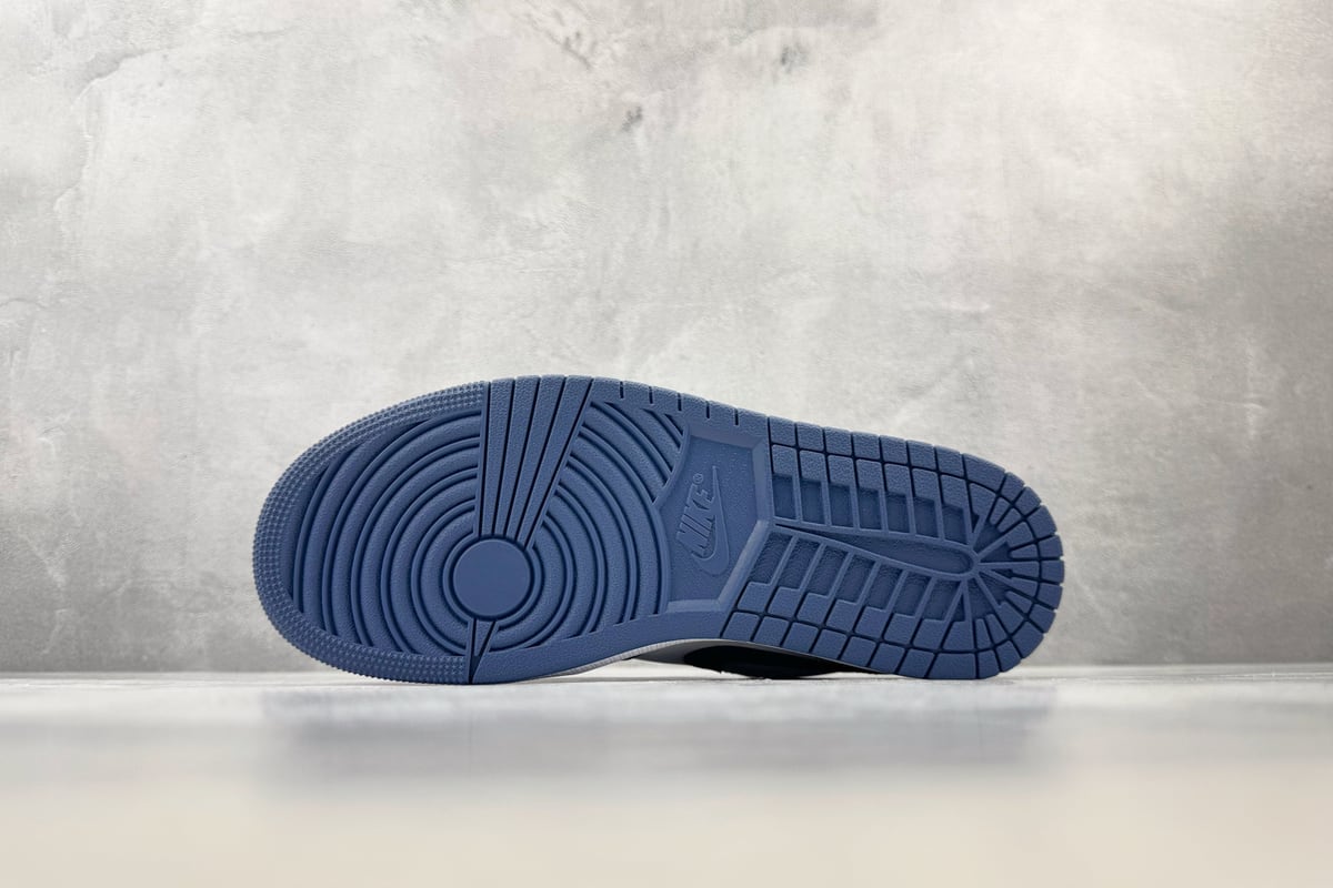 乔丹 Air Jordan 1 Low 海军蓝白 鞋头实拍图