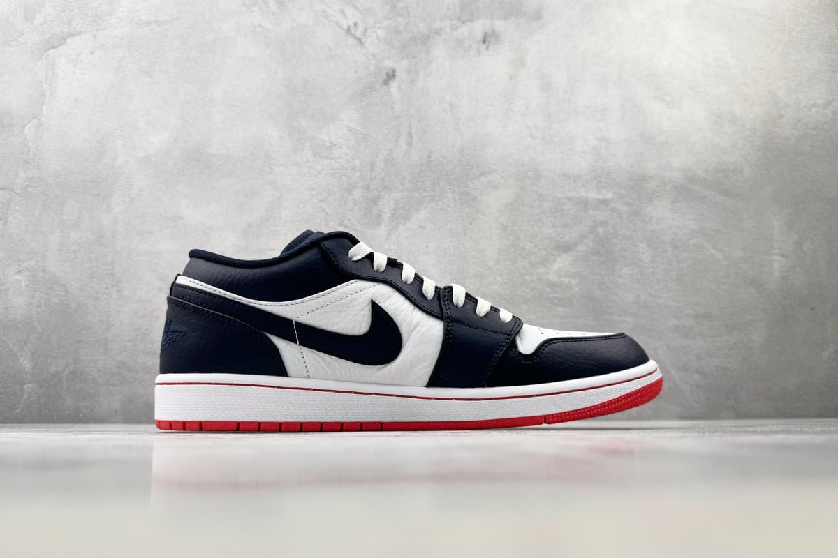 乔丹 Air Jordan 1 Retro Low 午夜蓝白红 侧面实拍图