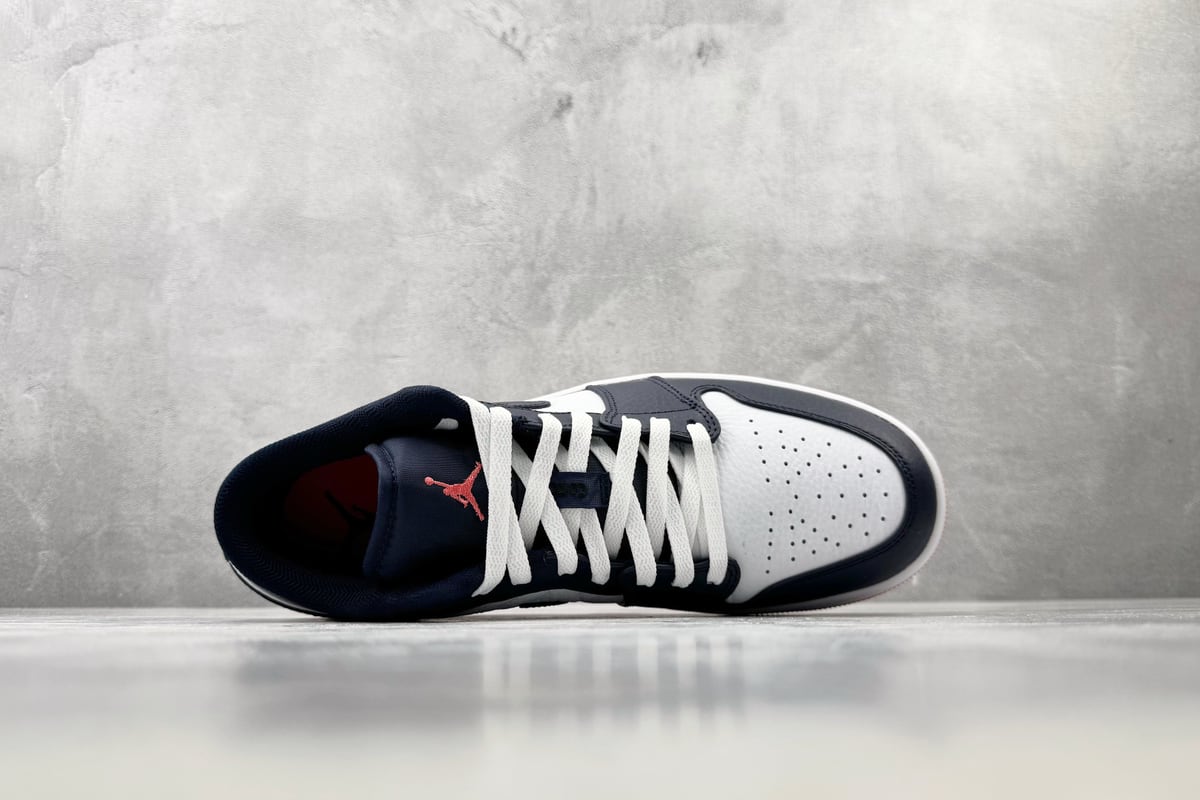 乔丹 Air Jordan 1 Retro Low 午夜蓝白红 背面实拍图
