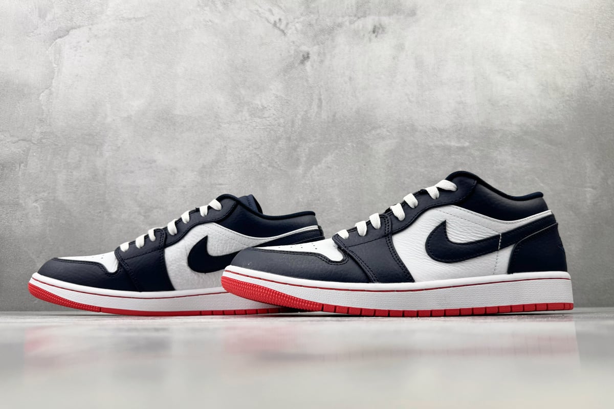 乔丹 Air Jordan 1 Retro Low 午夜蓝白红 鞋跟实拍图