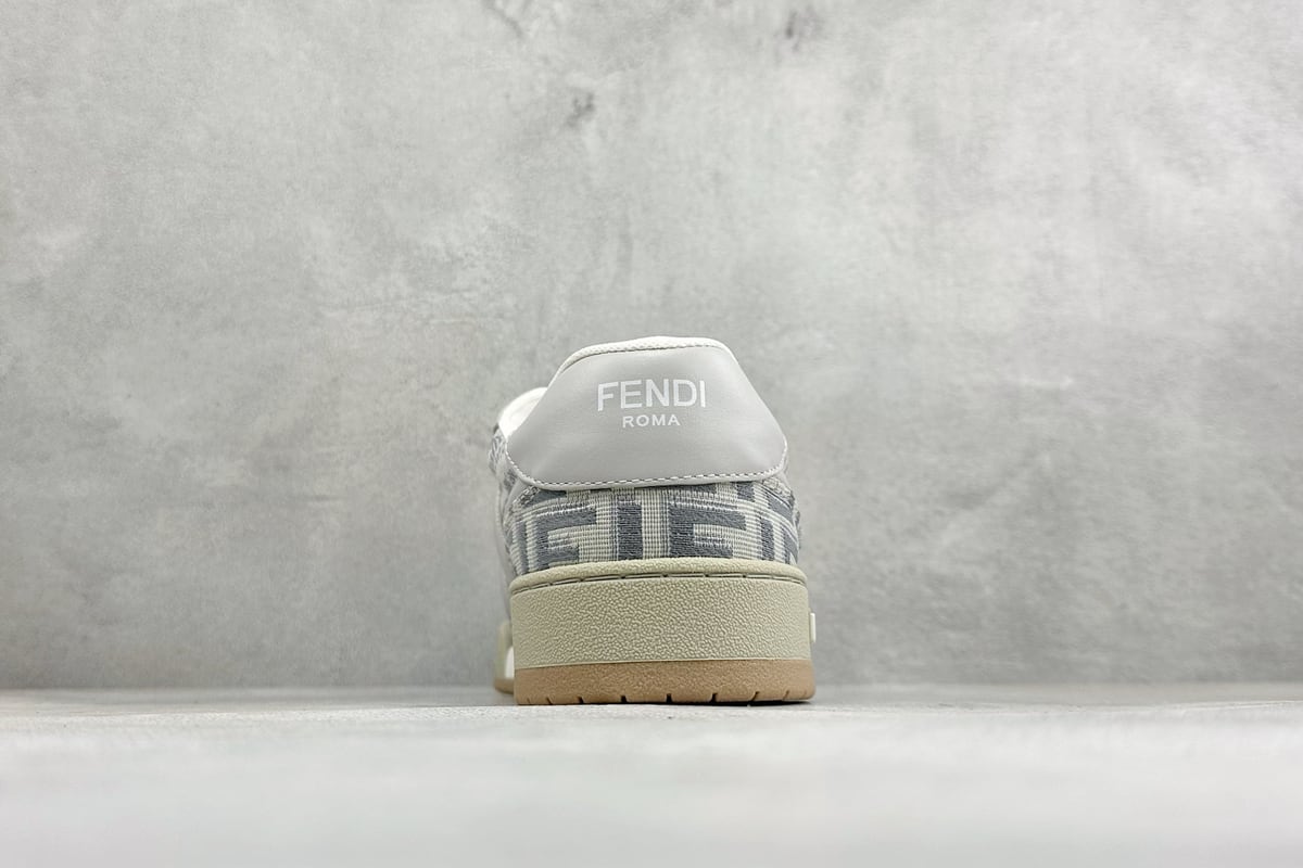 芬迪 FENDI Match 圆头厚底 低帮板鞋 Fendi 情侣款休闲鞋 独家定制 灰白 鞋底实拍图