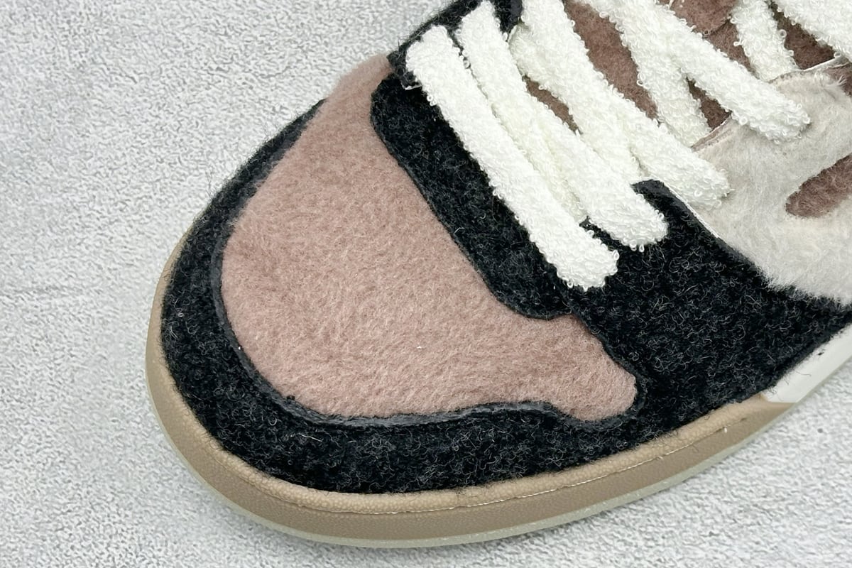 芬迪 FENDI Match 圆头厚底 低帮板鞋 Fendi 情侣款休闲鞋 独家定制 黑白棕 鞋标实拍图