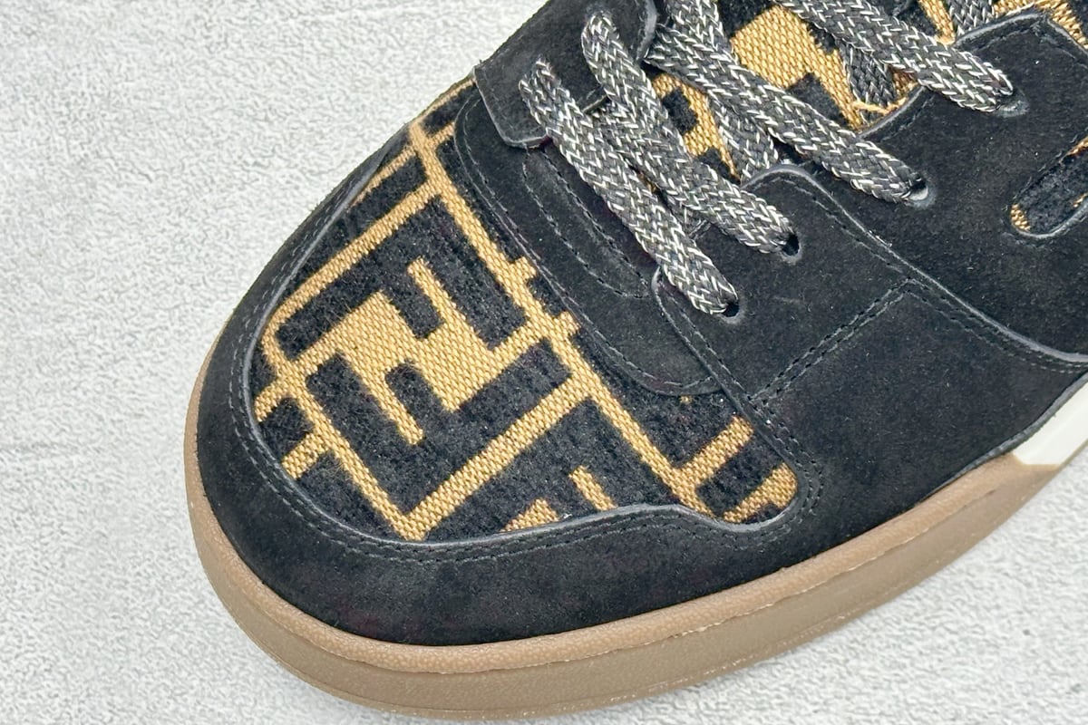 芬迪 FENDI Match 圆头厚底 低帮板鞋 Fendi 情侣款休闲鞋 独家定制 黑白 鞋标实拍图