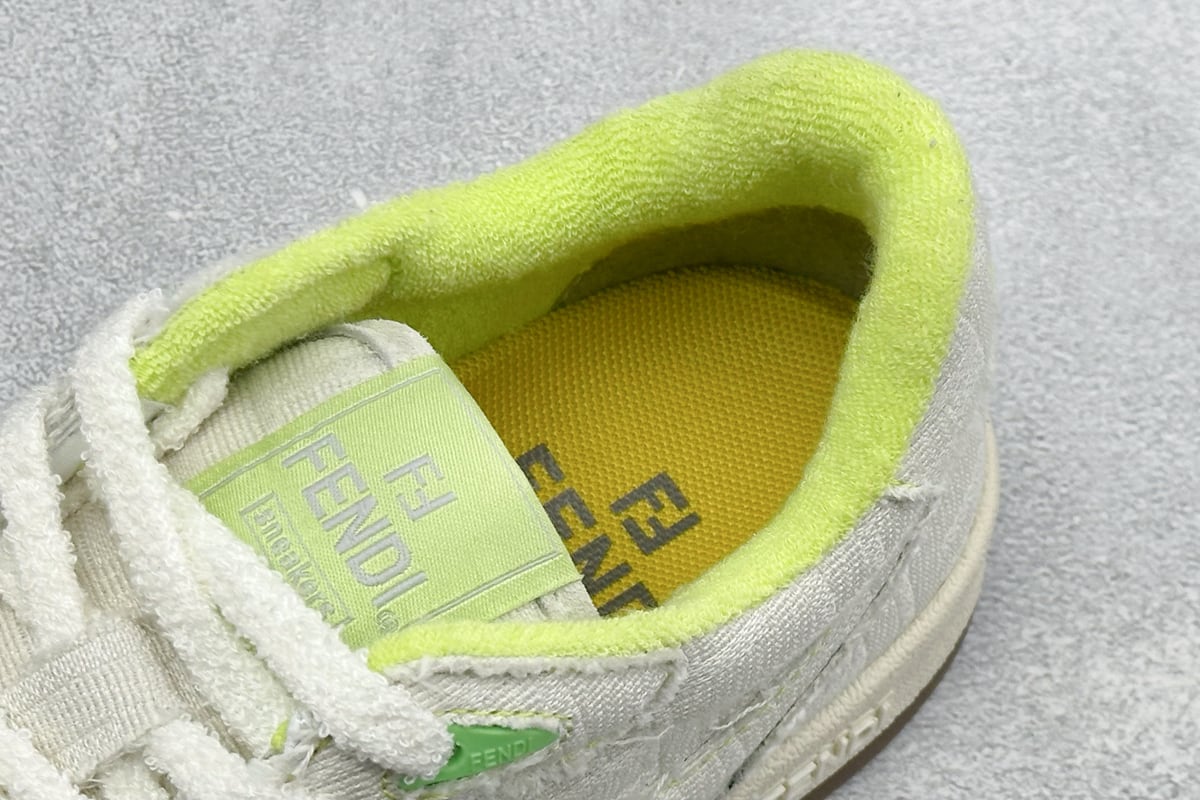 芬迪 FENDI Match 圆头厚底 低帮板鞋 Fendi 情侣款休闲鞋 独家定制 白绿 上脚实拍图