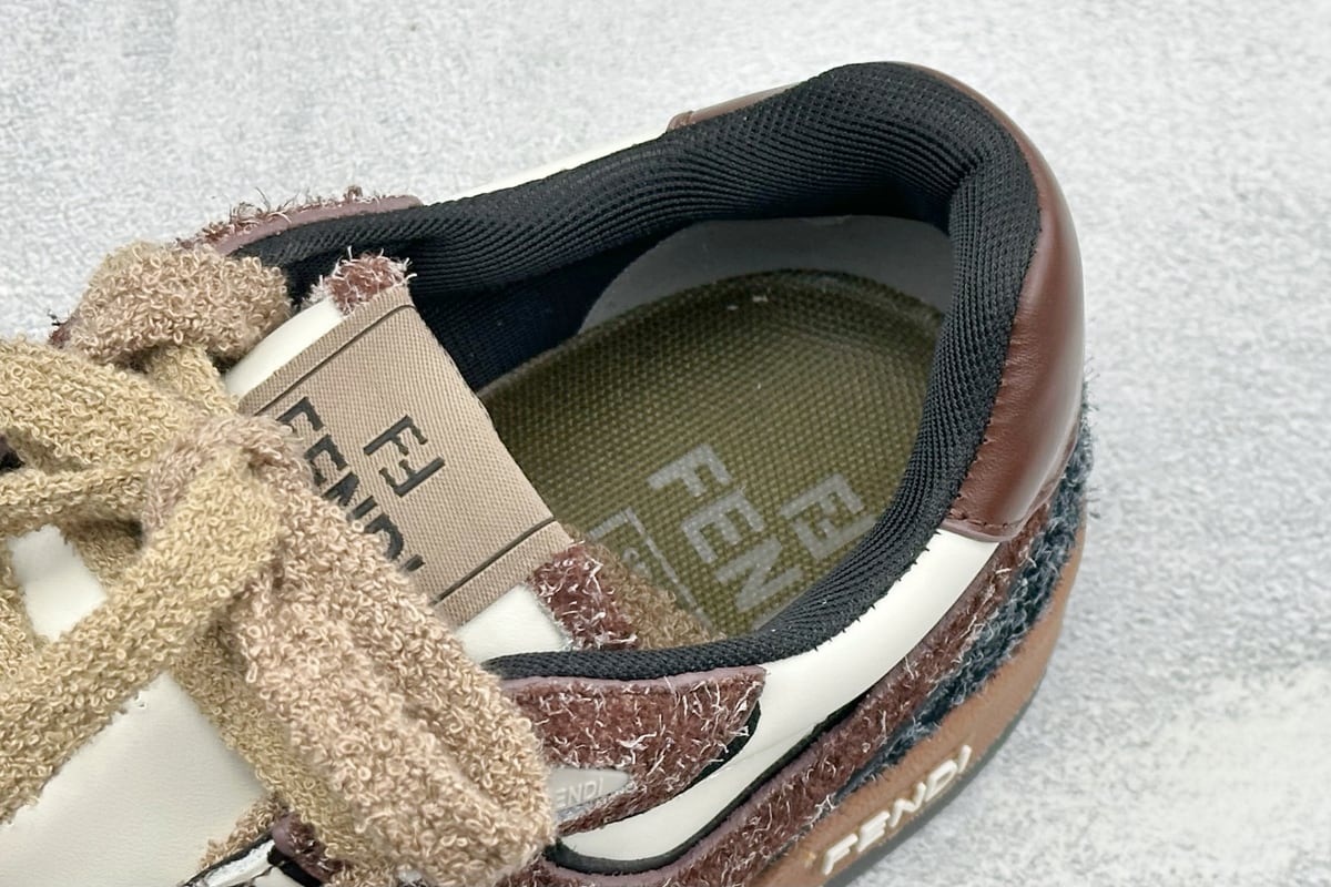 芬迪 FENDI Match 圆头厚底 低帮板鞋 Fendi 情侣款休闲鞋 独家定制 黑白棕 上脚实拍图