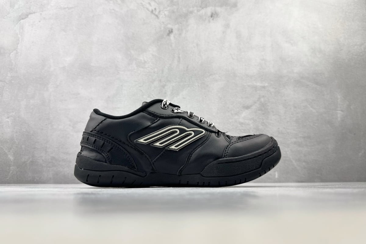 巴黎世家 Balenciaga Hamptons 最强性价比 黑白 侧面实拍图