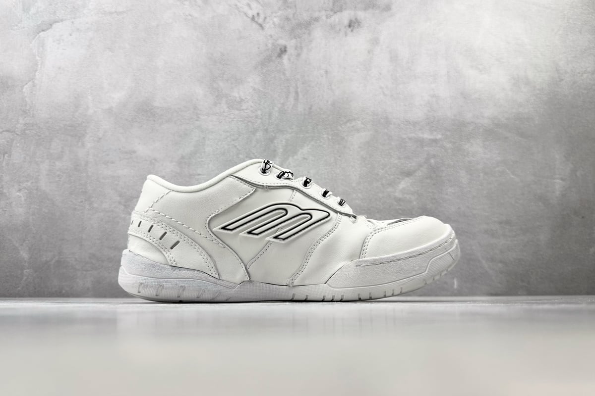 巴黎世家 Balenciaga Hamptons 最强性价比 白色 侧面实拍图