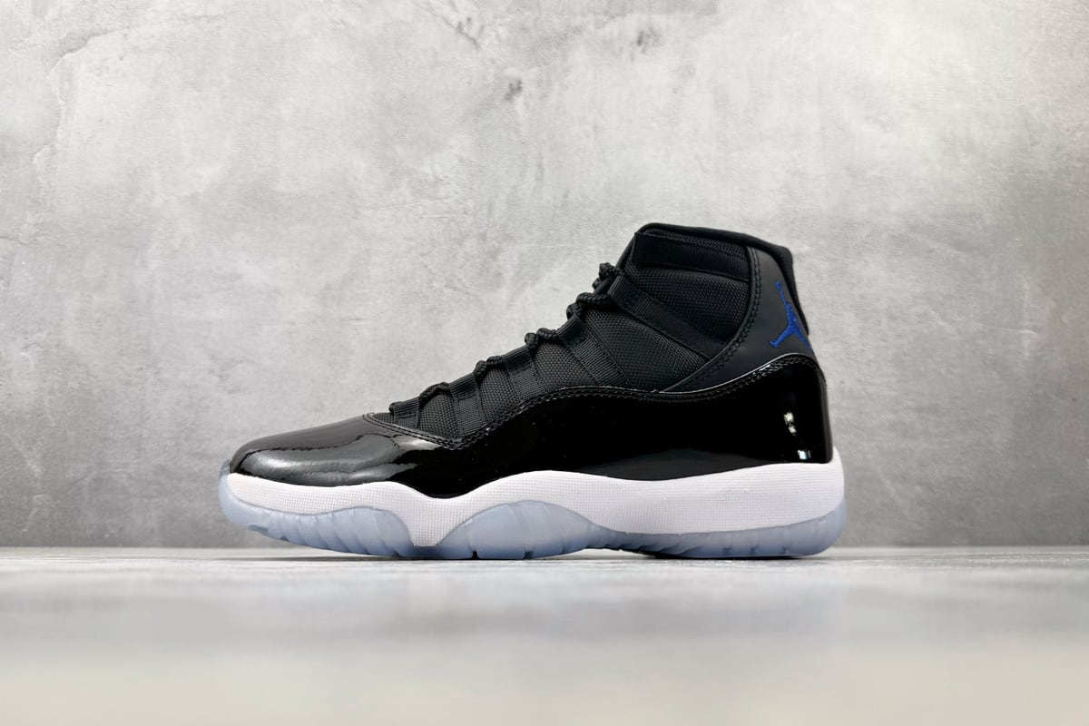 乔丹 Air Jordan 11 頂級純原 黑白 正面实拍图