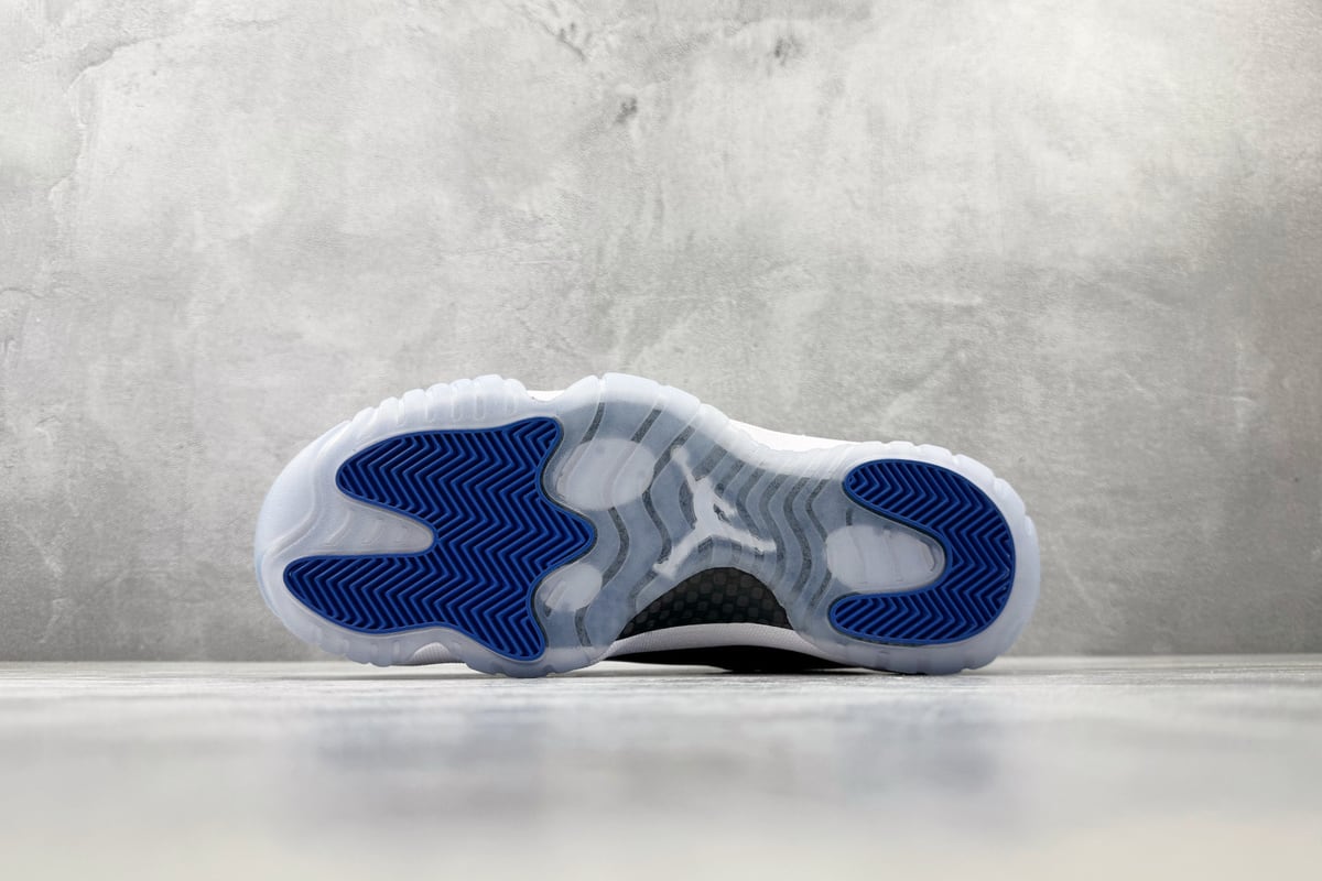 乔丹 Air Jordan 11 頂級純原 黑白 鞋头实拍图