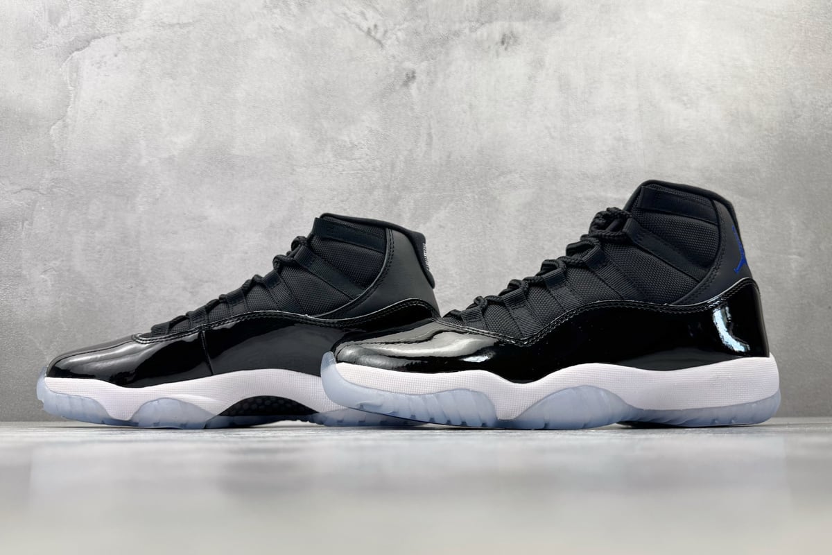 乔丹 Air Jordan 11 頂級純原 黑白 鞋跟实拍图