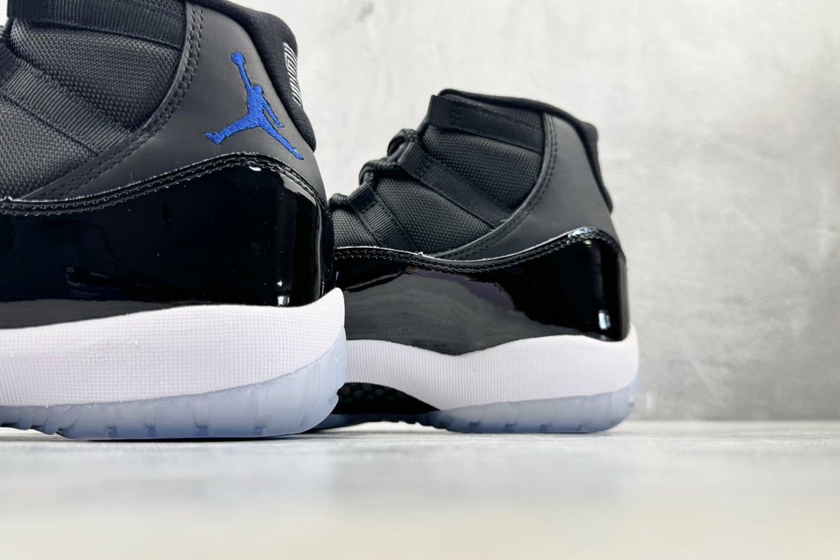 乔丹 Air Jordan 11 頂級純原 黑白 上脚实拍图
