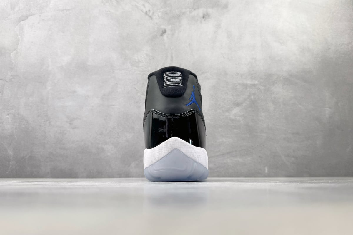 乔丹 Air Jordan 11 頂級純原 黑白 细节实拍图