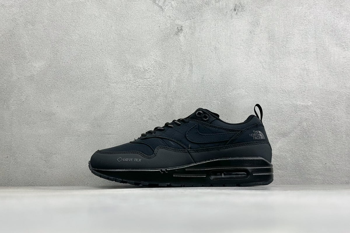 耐克 Nike Air Max 1 初代复古气垫慢跑鞋 由Tinker 黑 正面实拍图