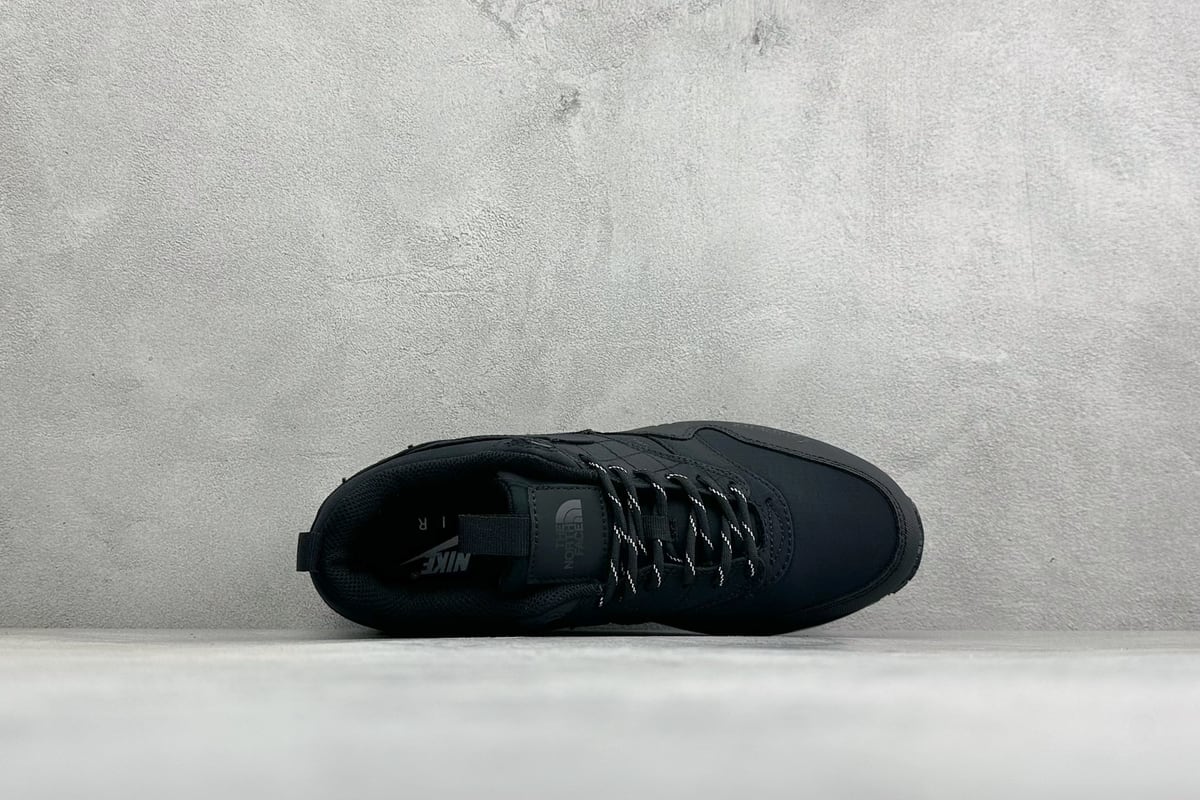 耐克 Nike Air Max 1 初代复古气垫慢跑鞋 由Tinker 黑 背面实拍图