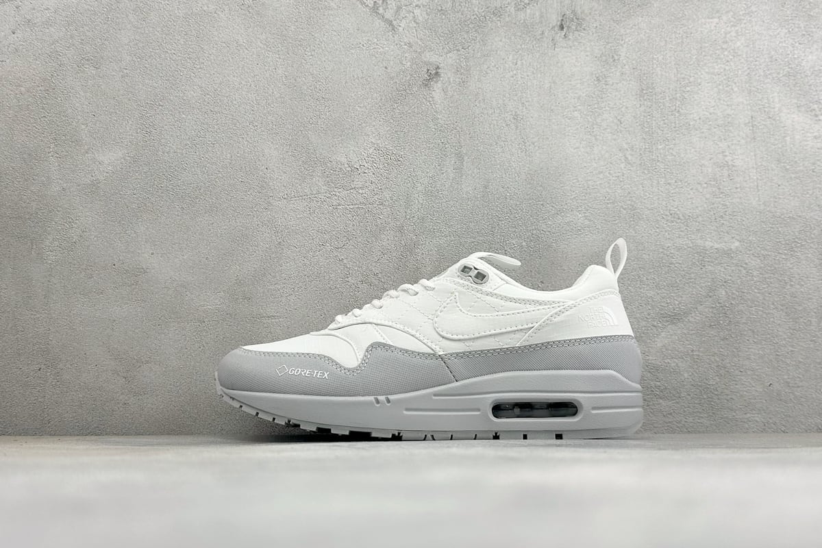 耐克 Nike Air Max 1 半掌气垫复古跑步鞋 白 正面实拍图