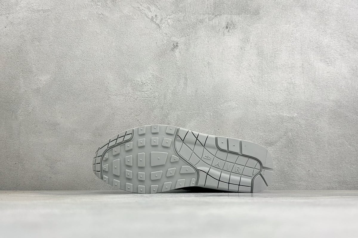 耐克 Nike Air Max 1 半掌气垫复古跑步鞋 白 鞋头实拍图