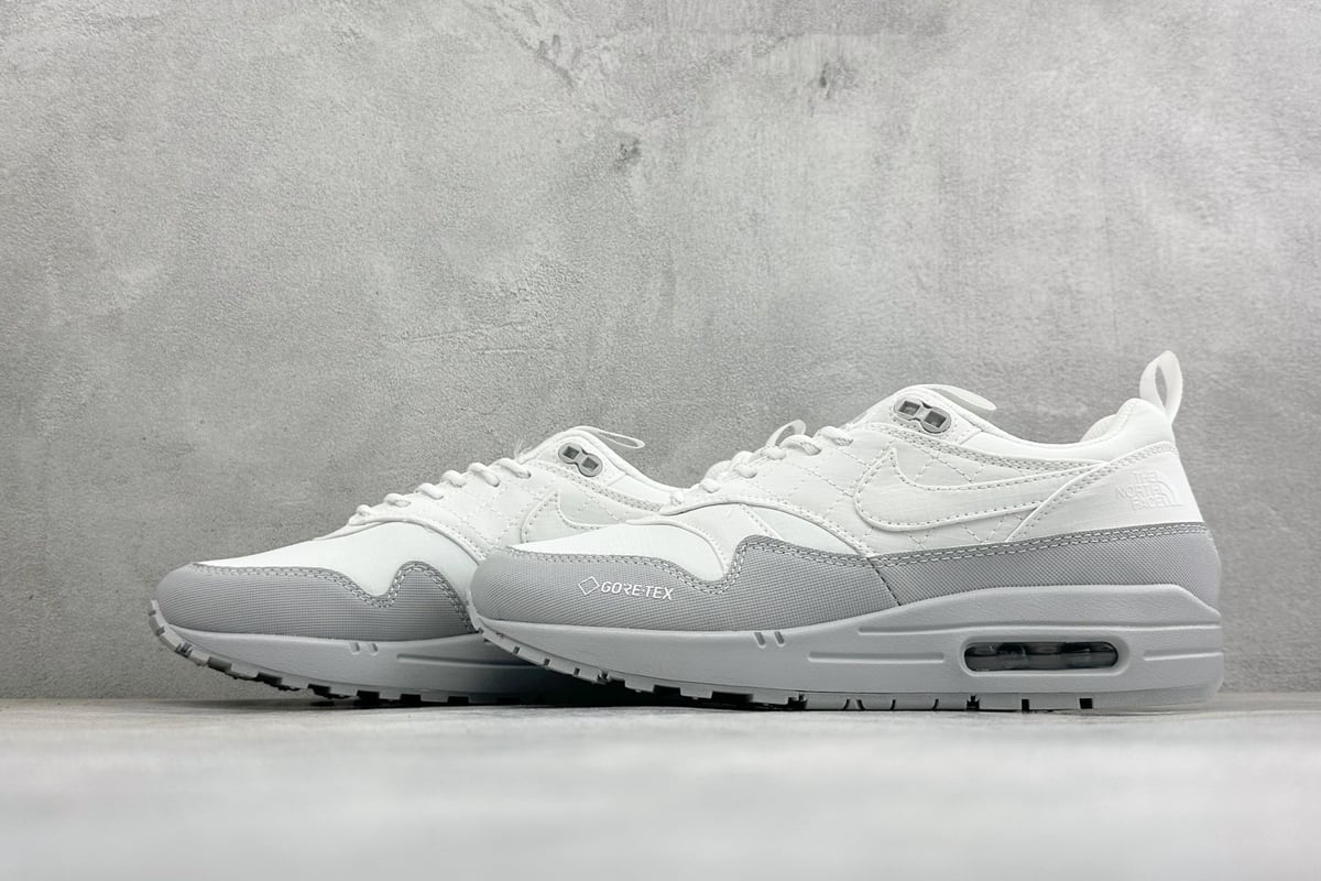 耐克 Nike Air Max 1 半掌气垫复古跑步鞋 白 鞋跟实拍图