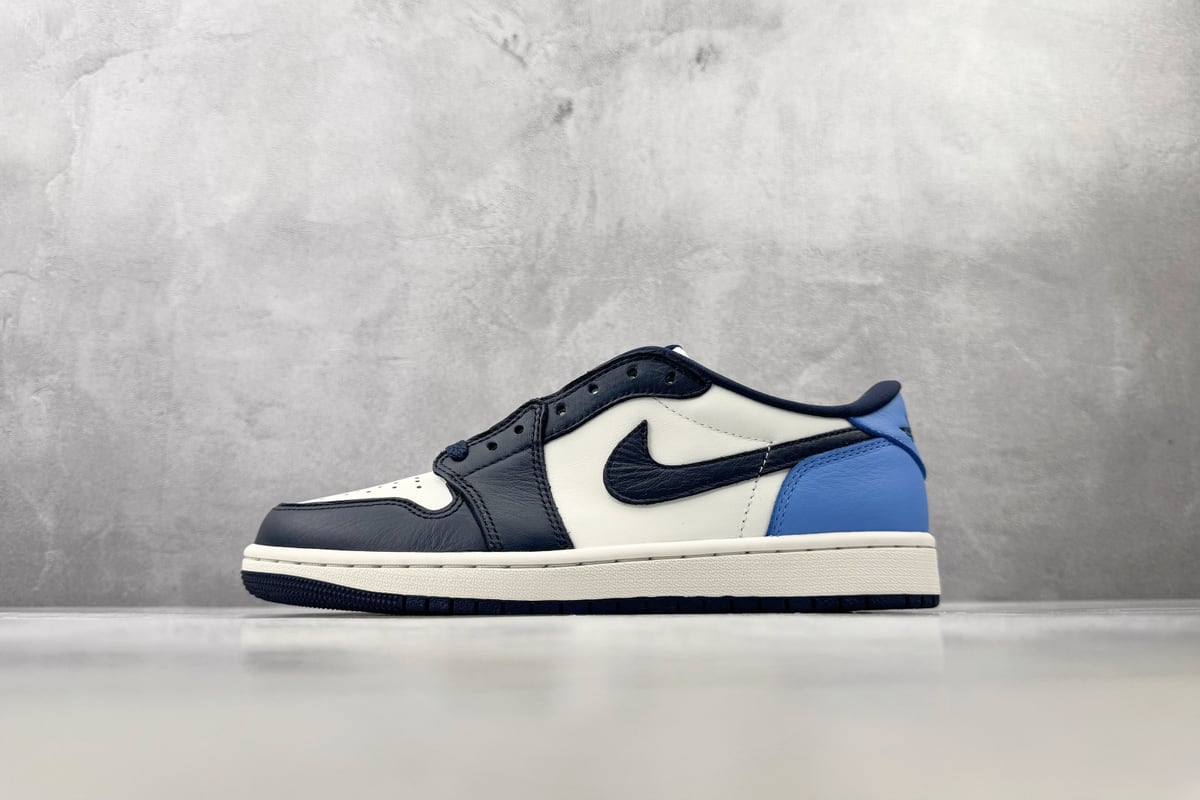 乔丹 Air Jordan 1 Obsidian 黑黑白蓝 正面实拍图