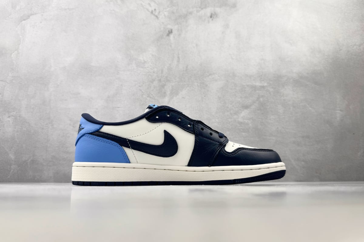 乔丹 Air Jordan 1 Obsidian 黑黑白蓝 侧面实拍图