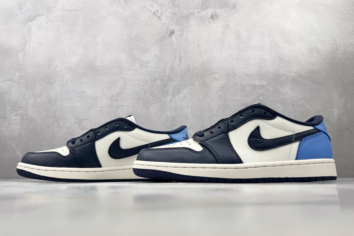乔丹 Air Jordan 1 Obsidian 黑黑白蓝 鞋跟实拍图