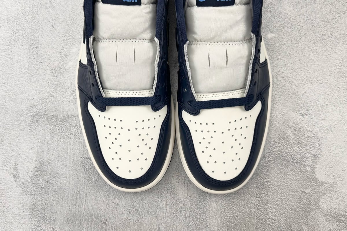 乔丹 Air Jordan 1 Obsidian 黑黑白蓝 鞋标实拍图