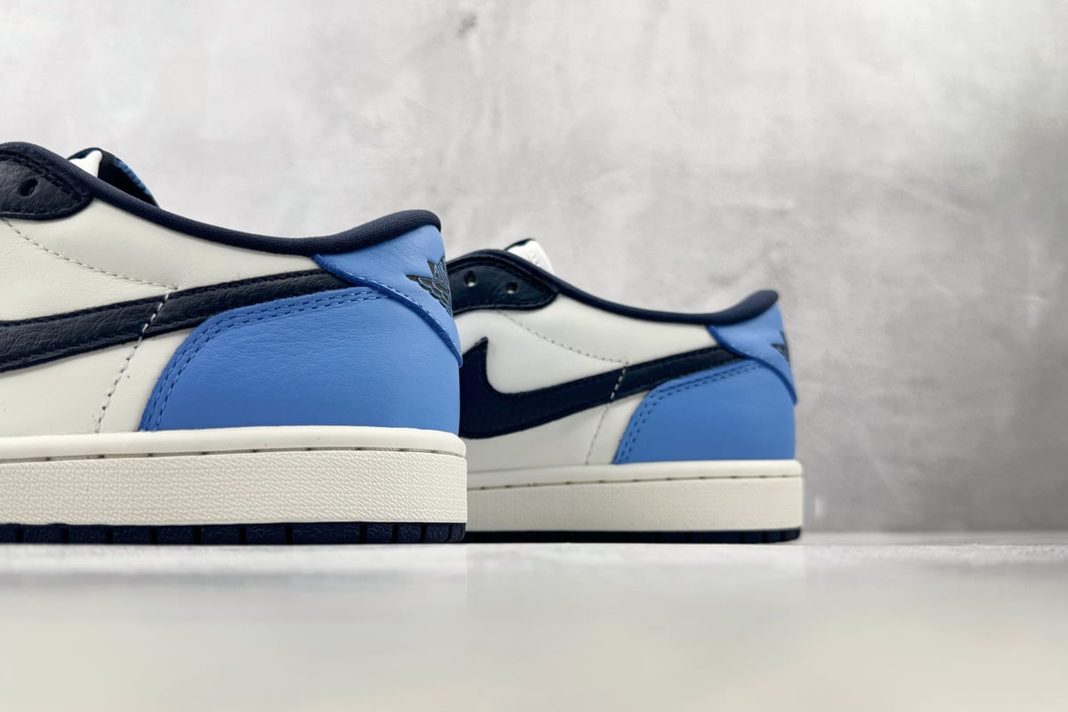 乔丹 Air Jordan 1 Obsidian 黑黑白蓝 上脚实拍图