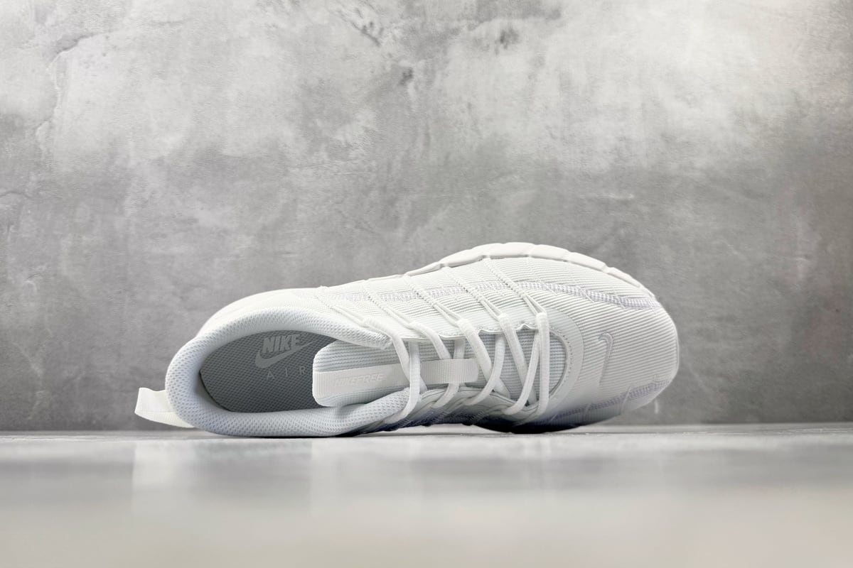 耐克 Nike 纯白 背面实拍图