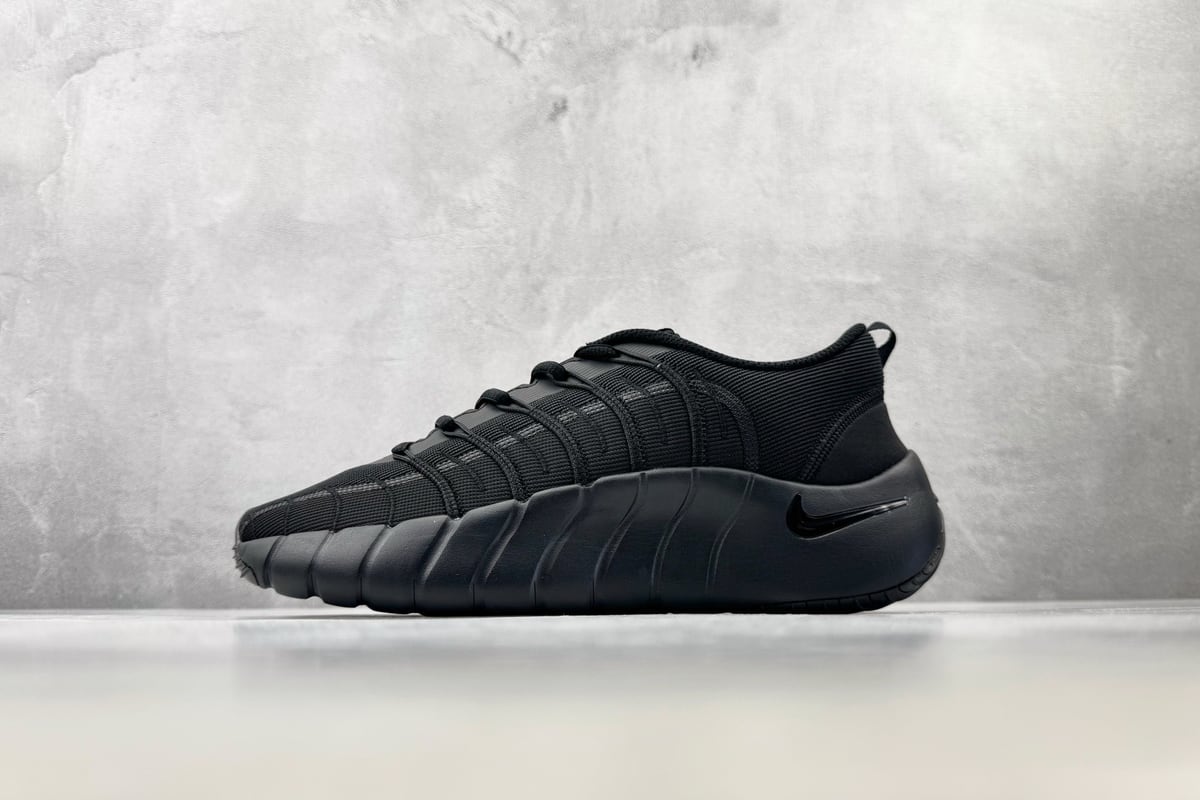 耐克 Nike 纯黑白 正面实拍图