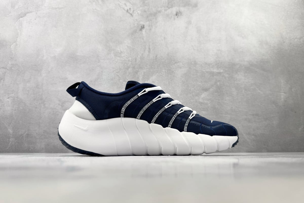 耐克 Nike 白蓝 侧面实拍图