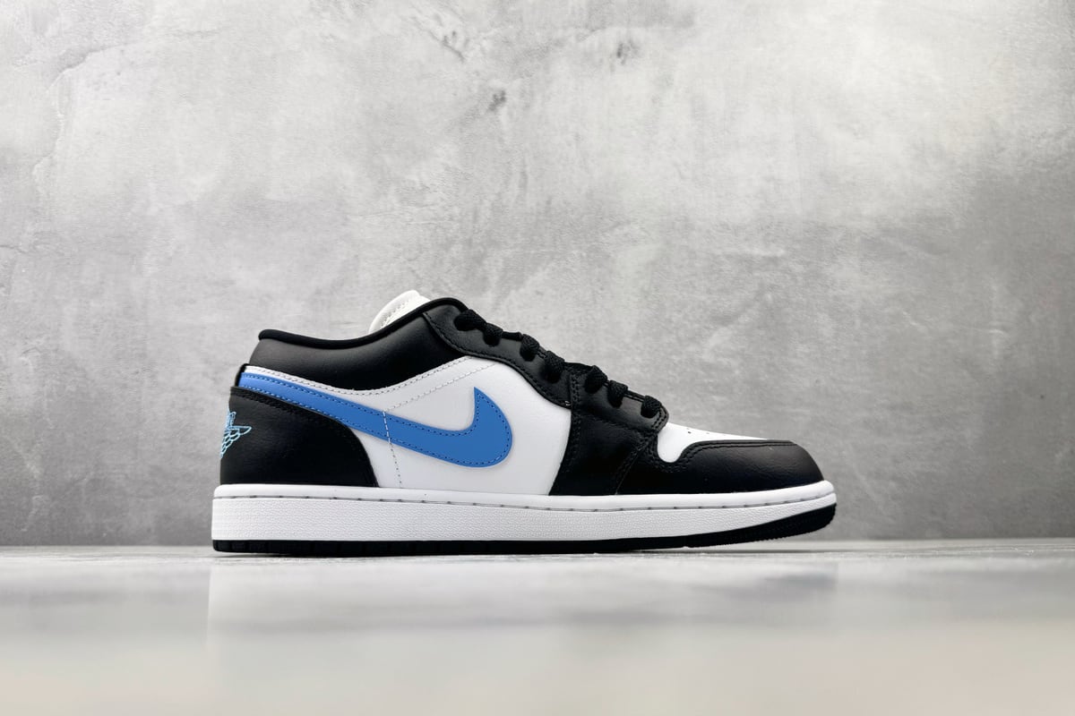 乔丹 Air Jordan 1 low "university blue" 黑白蓝 侧面实拍图