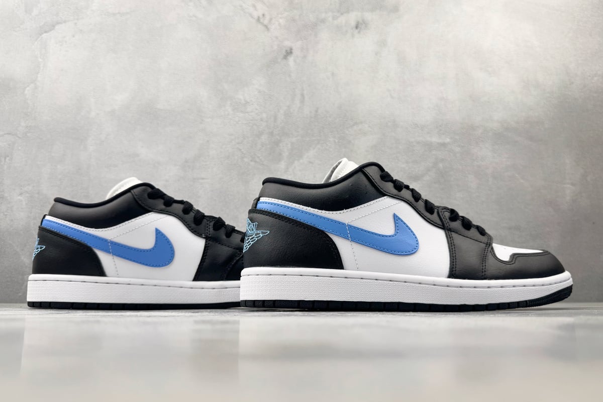 乔丹 Air Jordan 1 low "university blue" 黑白蓝 鞋底实拍图
