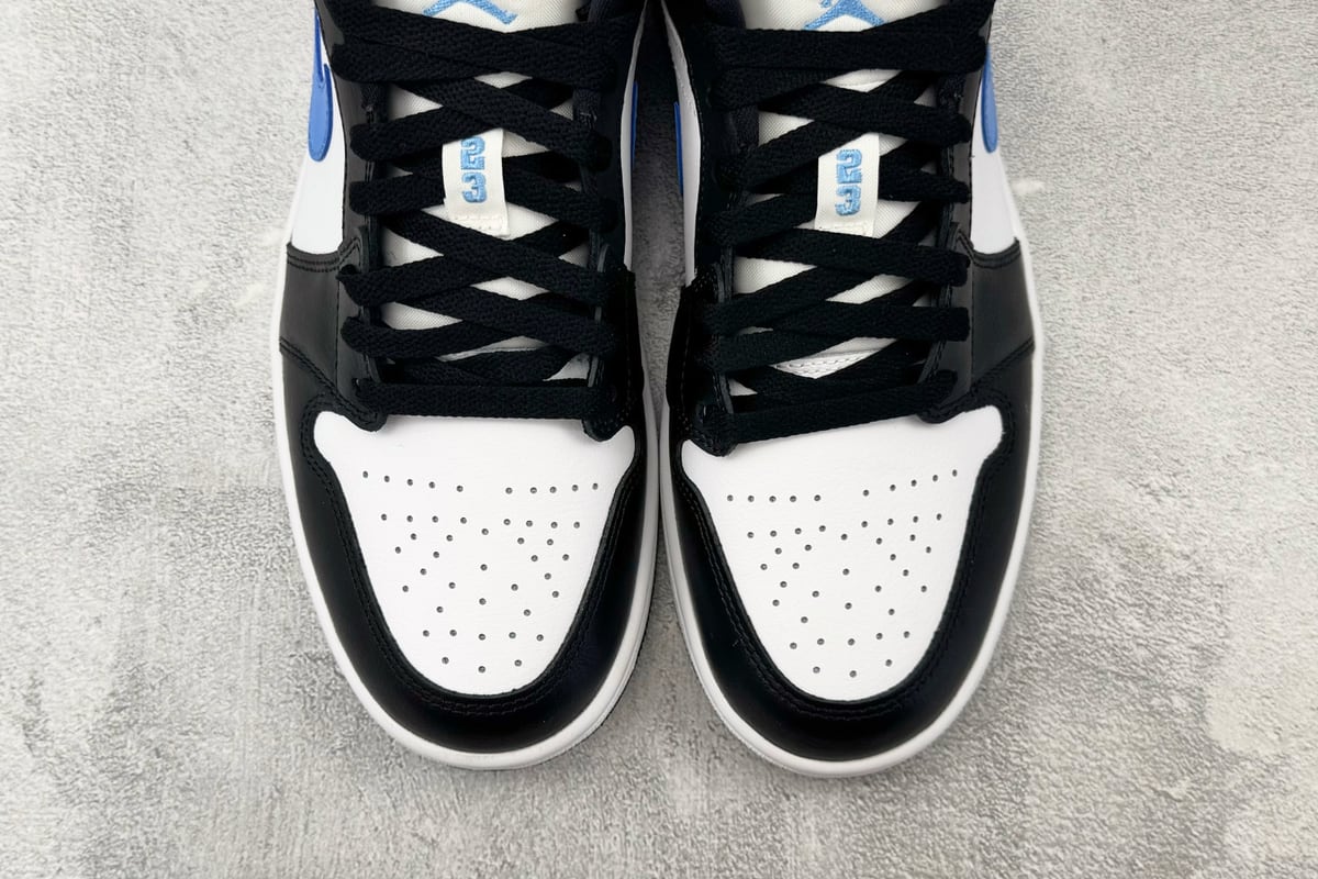 乔丹 Air Jordan 1 low "university blue" 黑白蓝 鞋标实拍图
