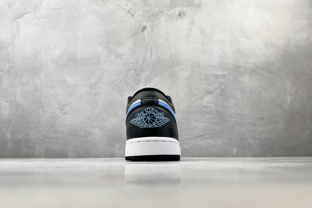 乔丹 Air Jordan 1 low "university blue" 黑白蓝 细节实拍图