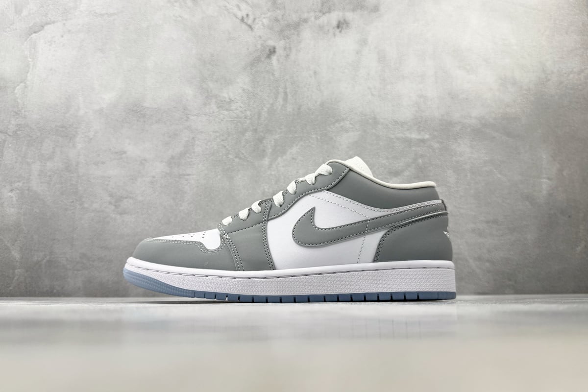 乔丹 Air Jordan 1 白灰黑 正面实拍图