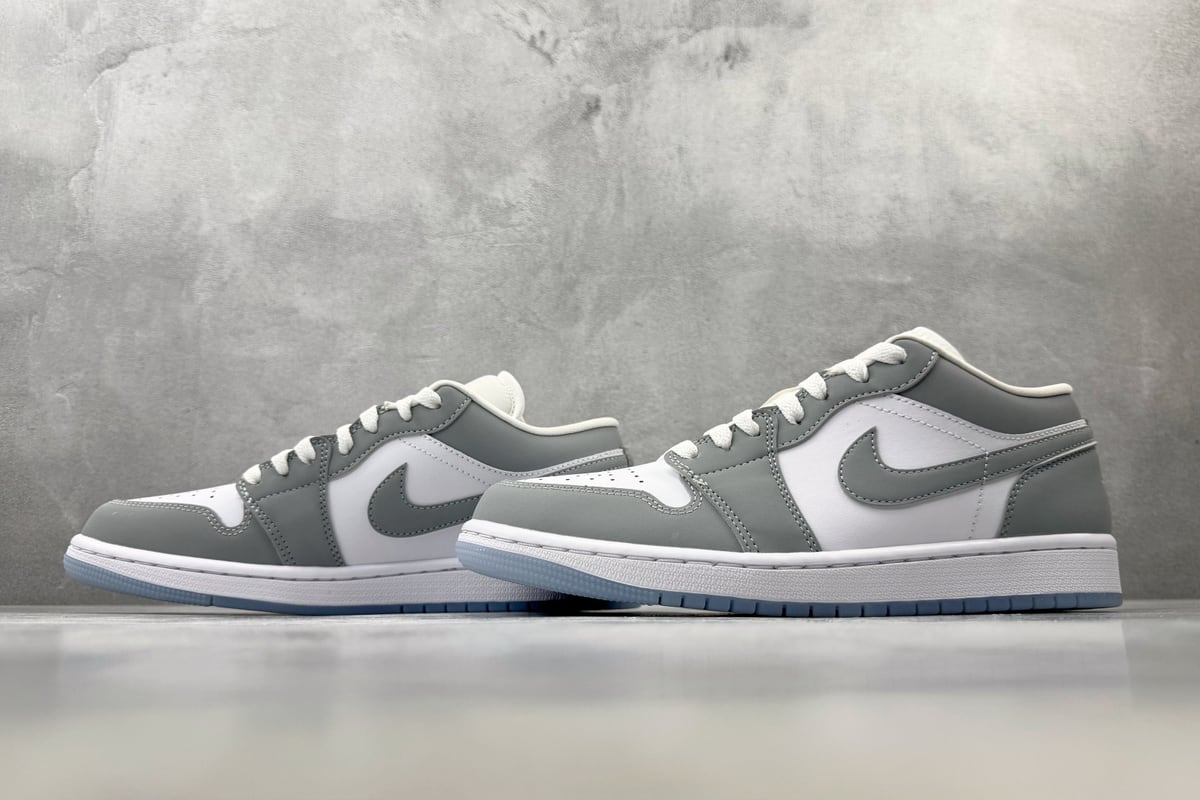 乔丹 Air Jordan 1 白灰黑 鞋跟实拍图