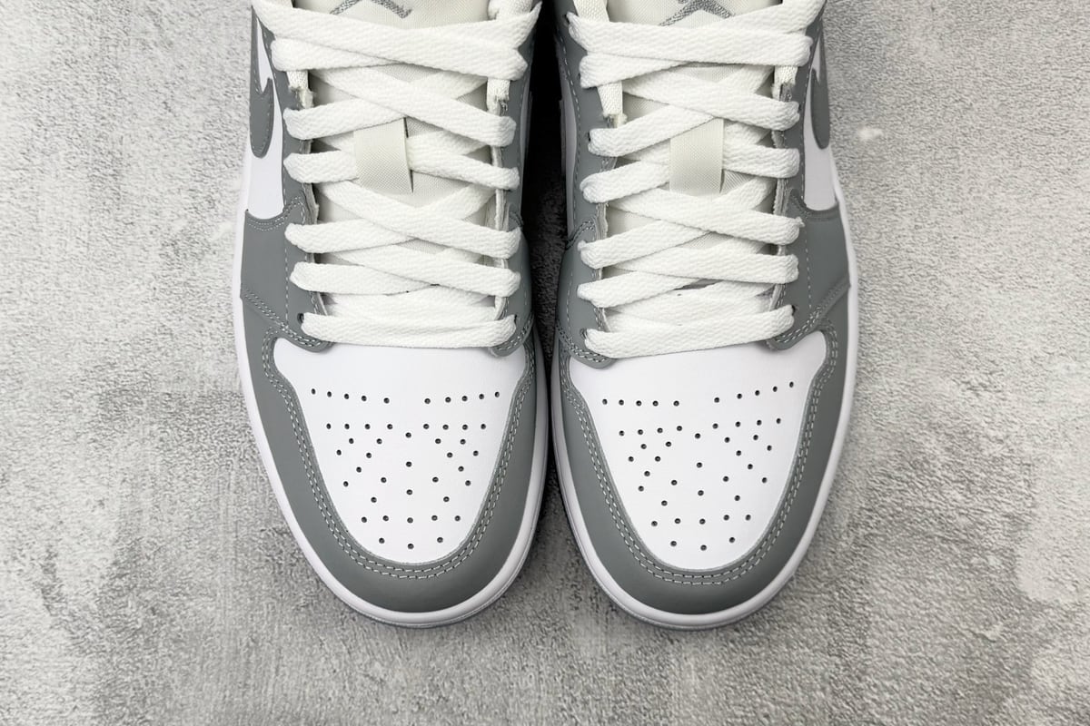 乔丹 Air Jordan 1 白灰黑 鞋标实拍图
