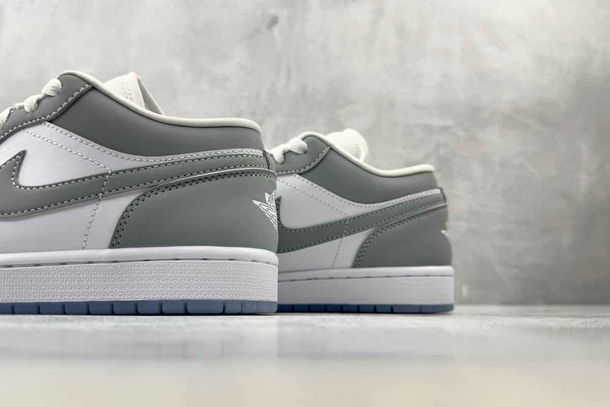 乔丹 Air Jordan 1 白灰黑 上脚实拍图