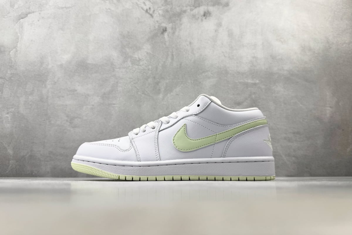 乔丹 Air Jordan 1 黄白绿 正面实拍图