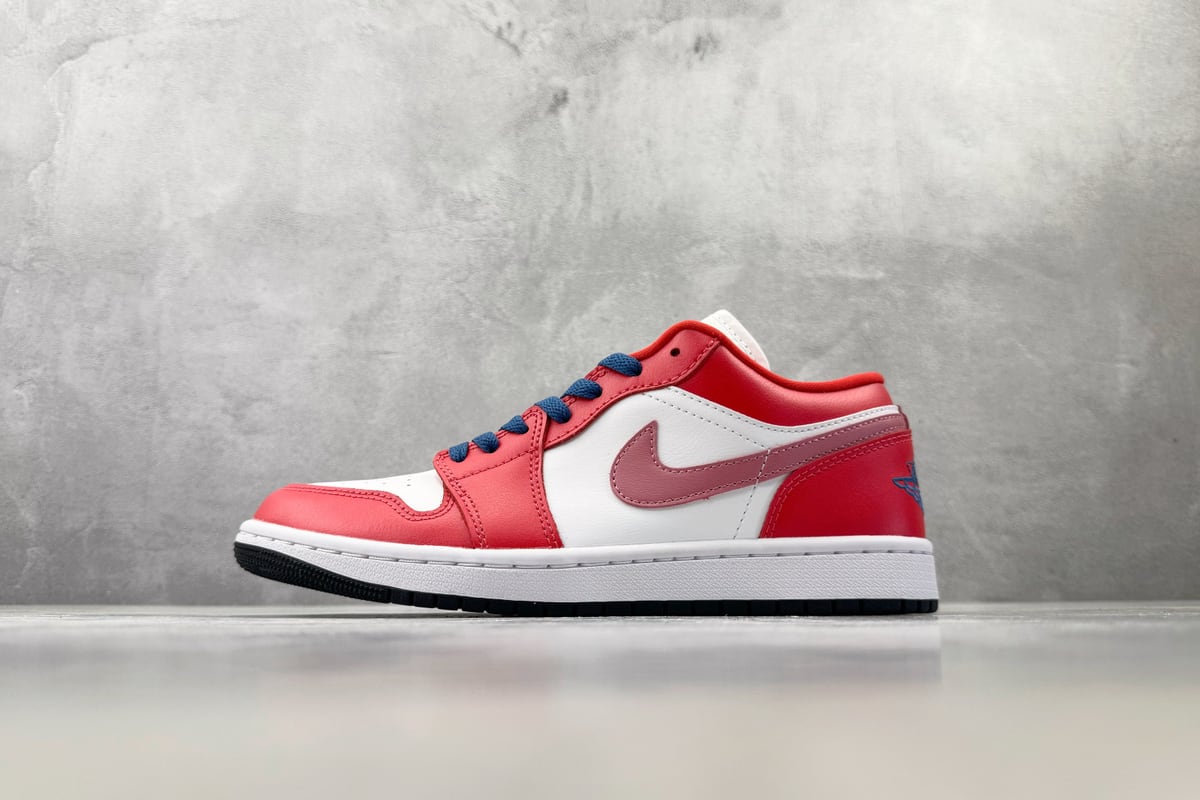 乔丹 Air Jordan 1 白红蓝 正面实拍图