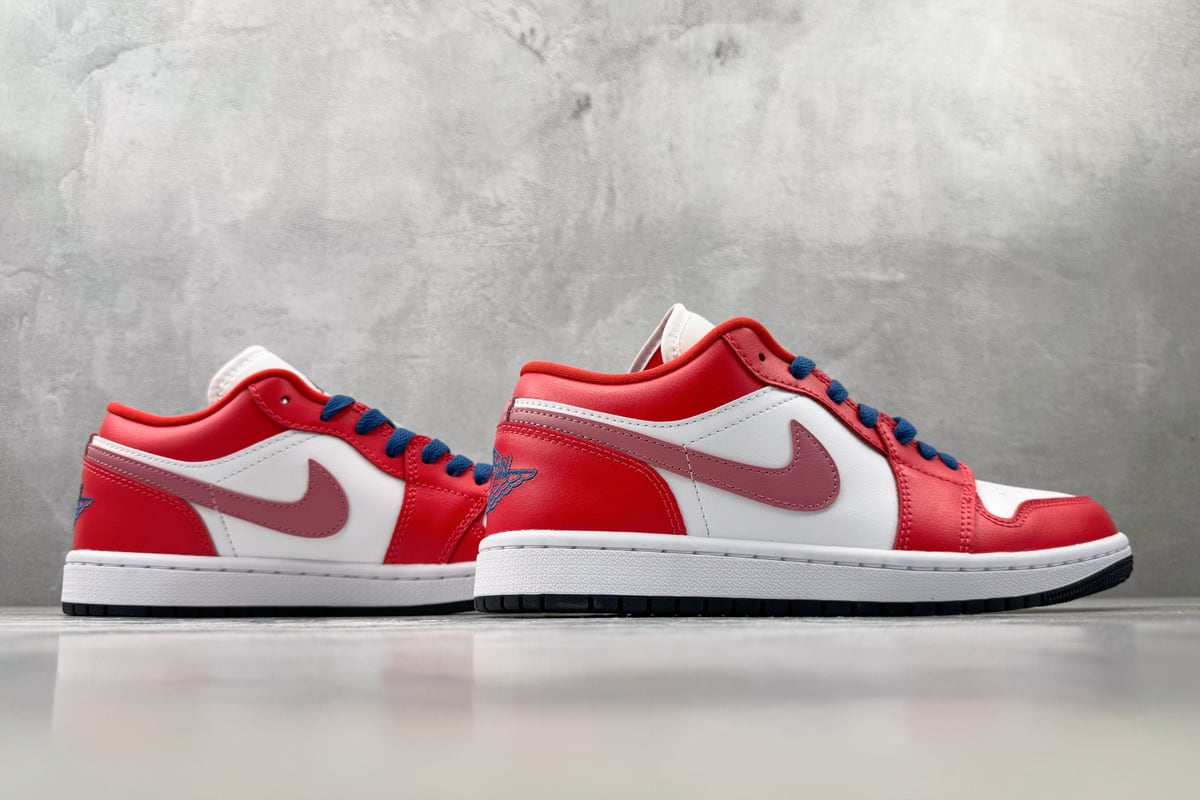 乔丹 Air Jordan 1 白红蓝 鞋底实拍图